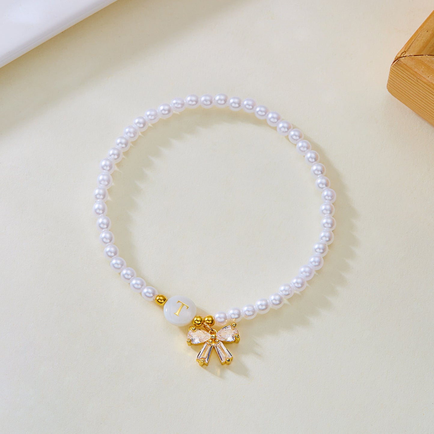 26-Letter Pearl Shell Alphabet Bowknot Beaded Bracelet